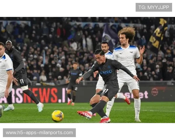 那不勒斯战平科莫意甲赛场风云再起豪门陷入连平困境