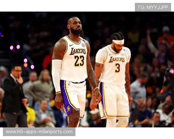 湖人惨败老鹰无奈多:一场失利背后隐藏的篮球江湖风云 湖人惨败老鹰无奈多:一场失利背后隐藏的篮球江湖风云