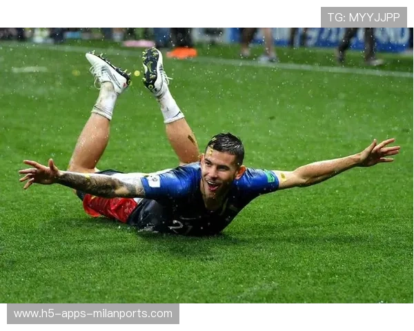 卢卡斯埃尔南德斯状态回升,法国后防更稳 卢卡斯埃尔南德斯状态回升,法国后防更稳