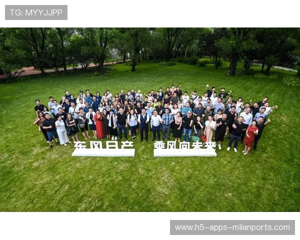 囧帅若在媒体面前展现领导力，俱乐部形象全面回暖