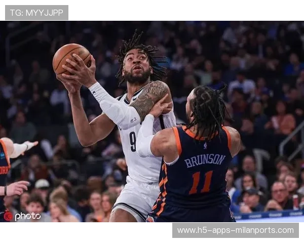 布伦森连过两人挑篮命中,尼克斯强势反扑 布伦森连过两人挑篮命中,尼克斯强势反扑