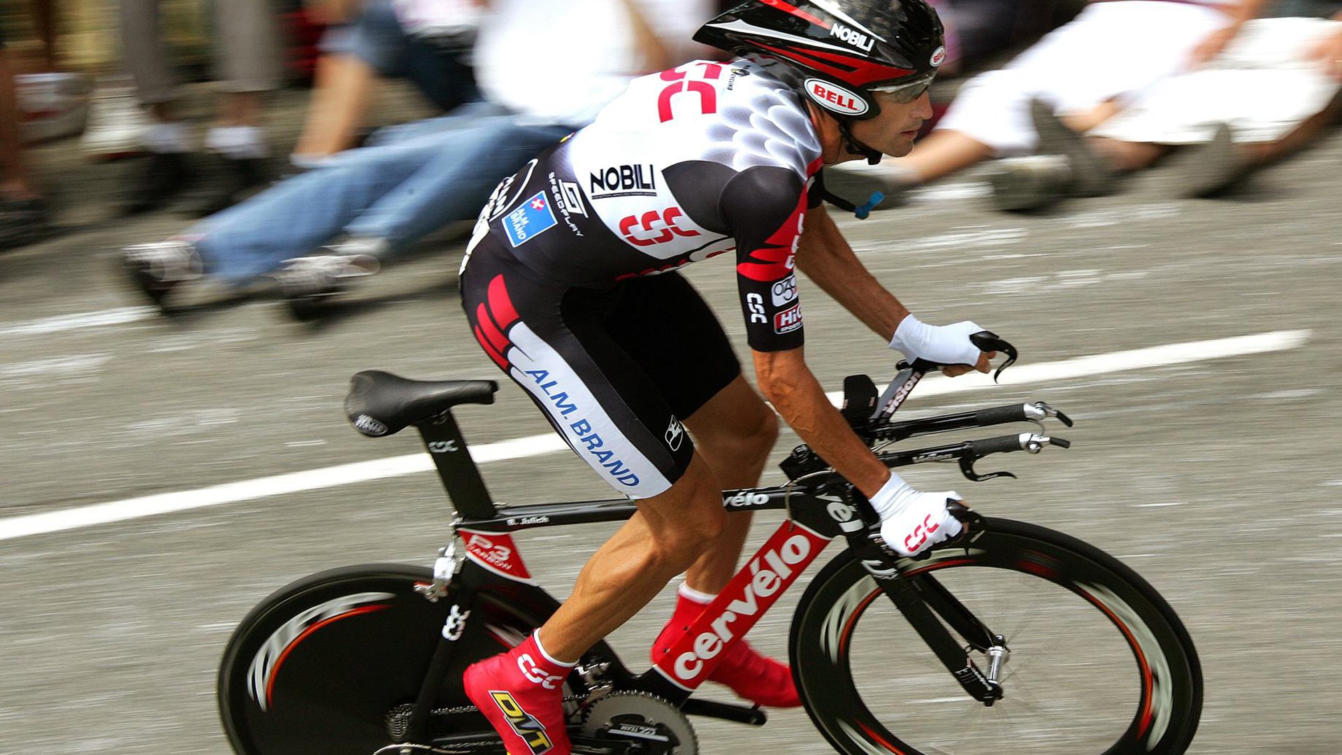 世界青少年马拉松在上海火热举行，青少年马拉松比赛